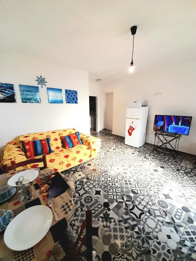 Tropicana One Bedroom Flat T1 In Gale Close To 8 Beaches