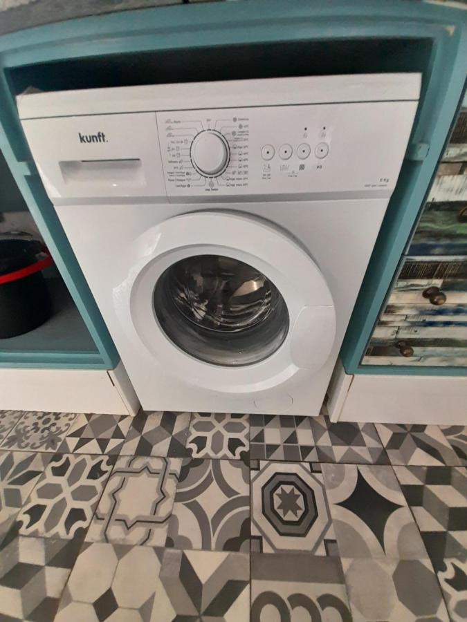 Tropicana One Bedroom Flat T1 In Gale Close To 8 Beaches *