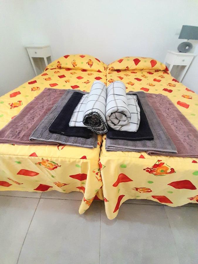 Tropicana One Bedroom Flat T1 In Gale Close To 8 Beaches Apartment