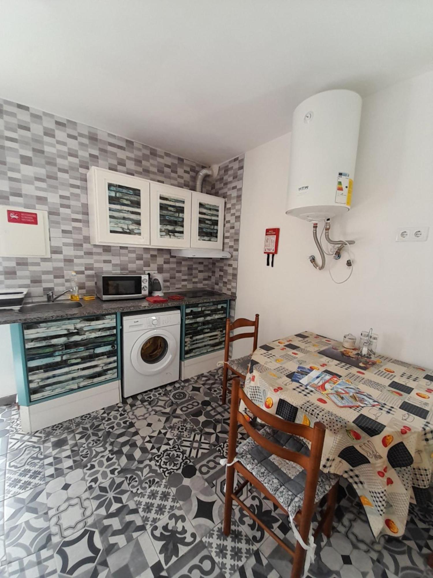 Tropicana One Bedroom Flat T1 In Gale Close To 8 Beaches Albufeira